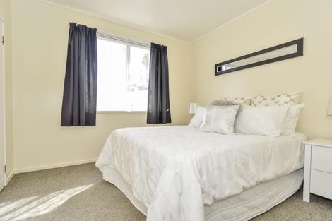 Photo of property in 66 Captain Scott Road, Glen Eden, Auckland, 0602
