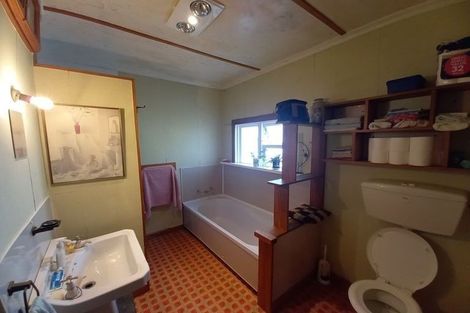 Photo of property in 27 Erskine Street, Tuatapere, 9620