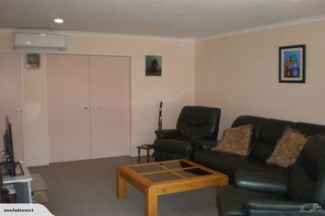 Photo of property in Rangeview Villas, 16/9 Fuller Close, Levin, 5510