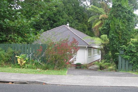 Photo of property in 4 Sunnyfield Crescent, Glenfield, Auckland, 0629