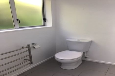 Photo of property in 2/49 Maungaraki Road, Korokoro, Lower Hutt, 5012