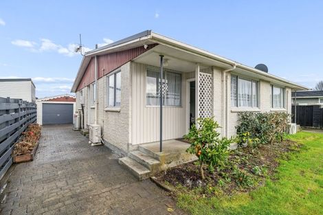 Photo of property in 2/10 Ponderosa Grove, Maoribank, Upper Hutt, 5018