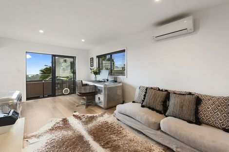 Photo of property in 393 Paremoremo Road, Paremoremo, Auckland, 0632