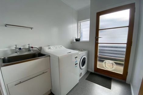 Photo of property in 106 Eversleigh Road, Belmont, Auckland, 0622