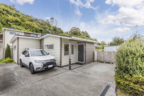Photo of property in 16a Lincoln Avenue, Tawa, Wellington, 5028