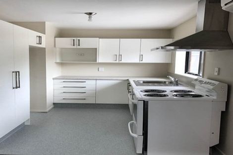 Photo of property in 17 Auburn Avenue, Upper Riccarton, Christchurch, 8041