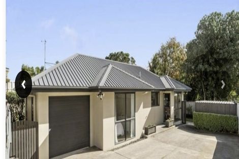 Photo of property in 70a Hobsonville Road, West Harbour, Auckland, 0618