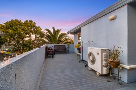 Photo of property in 58 Garton Drive, Massey, Auckland, 0614