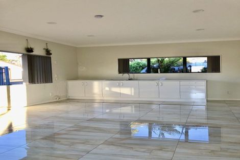 Photo of property in 32 Westerham Drive, Dannemora, Auckland, 2016