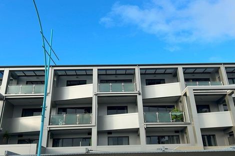 Photo of property in Paramount Apartments, 30/281 Maunganui Road, Mount Maunganui, 3116