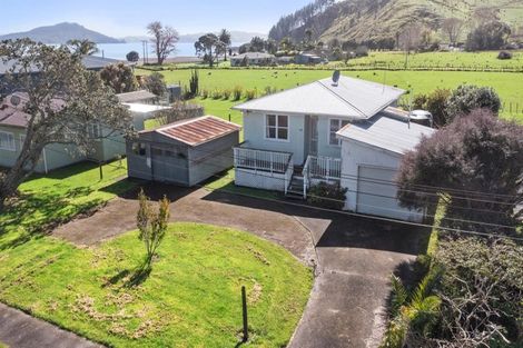 Photo of property in 14 Karaka Road, Kawakawa Bay, Papakura, 2585