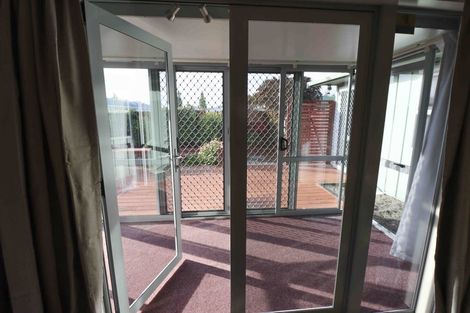 Photo of property in 2 Meadowvale Drive, Levin, 5510