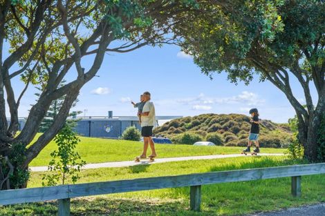 Photo of property in 570b Papamoa Beach Road, Papamoa Beach, Papamoa, 3118