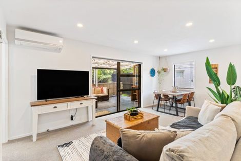 Photo of property in 2/88 Lauderdale Road, Birkdale, Auckland, 0626