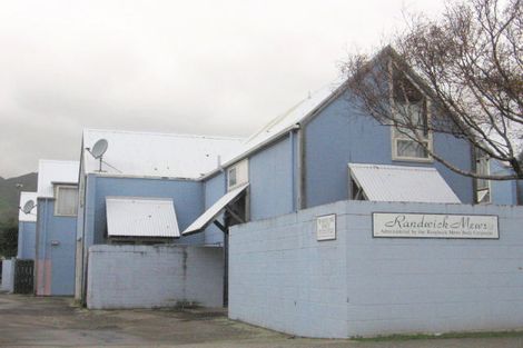 Photo of property in 2/118-122 Randwick Road, Moera, Lower Hutt, 5010