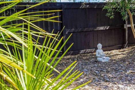 Photo of property in 1/1 Broadview Place, Howick, Auckland, 2014