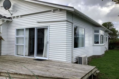 Photo of property in 3 Singers Road, Korokoro, Lower Hutt, 5012