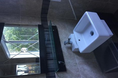 Photo of property in 553b East Coast Road, Browns Bay, Auckland, 0630