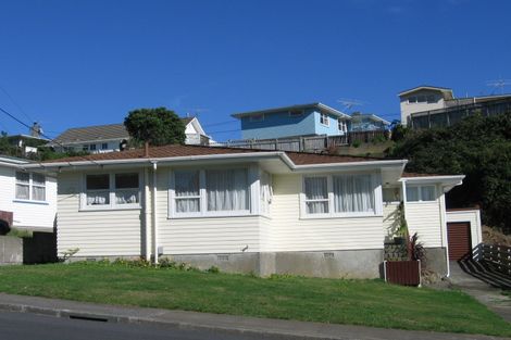 Photo of property in 102 Beazley Avenue, Paparangi, Wellington, 6037