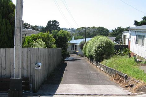 Photo of property in 1/869 East Coast Road, Northcross, Auckland, 0632