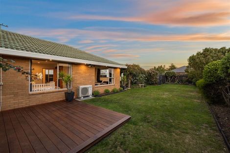 Photo of property in 24 Takaro Avenue, Sockburn, Christchurch, 8042