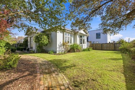 Photo of property in 124 Edward Avenue, Edgeware, Christchurch, 8013