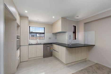 Photo of property in 79a Russell Road, Manurewa, Auckland, 2102