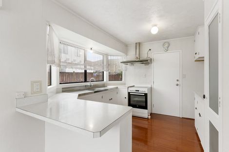 Photo of property in 11 Melia Grove, Goodwood Heights, Auckland, 2105