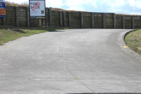 Photo of property in 7/35 Highgrove Lane, Totara Vale, Auckland, 0629