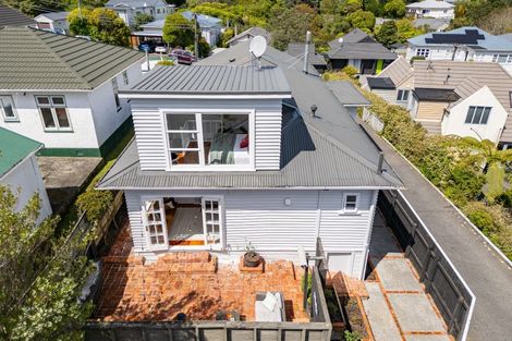 Photo of property in 15 Omar Street, Khandallah, Wellington, 6035