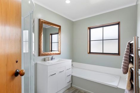 Photo of property in 1b London Place, Judea, Tauranga, 3110