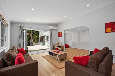 Photo of property in 45 Park Road, Titirangi, Auckland, 0604