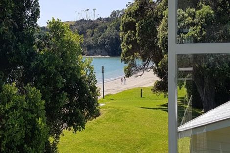 Photo of property in 66 Tindalls Bay Road, Tindalls Beach, Whangaparaoa, 0930