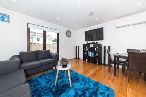 Photo of property in 34 Churchill Avenue, Manurewa, Auckland, 2102
