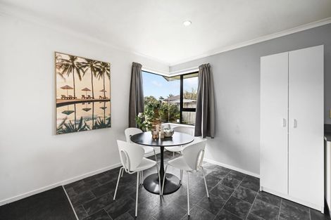 Photo of property in 10 Raleigh Avenue, Fairview Downs, Hamilton, 3214