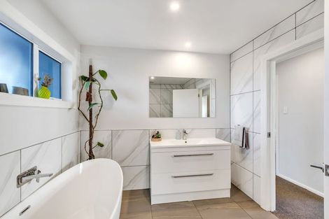 Photo of property in 16 Mitre Street, Gore, 9710