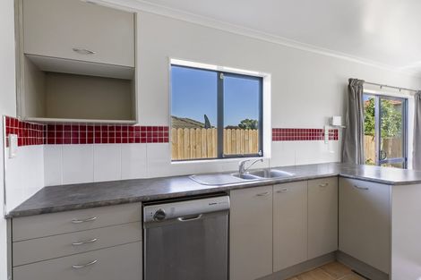 Photo of property in 18 Peninsula Road, Mangere, Auckland, 2022