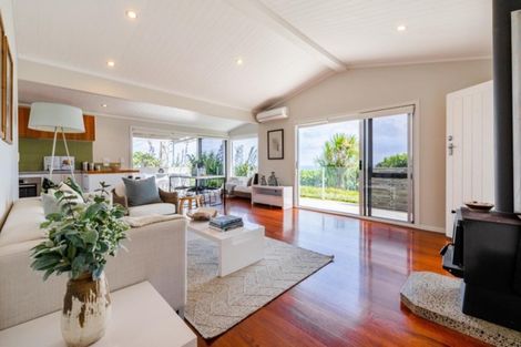 Photo of property in 60 Waitea Road, Muriwai, Waimauku, 0881