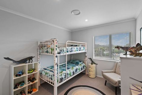 Photo of property in 30 William Wallbank Crescent, Swanson, Auckland, 0614