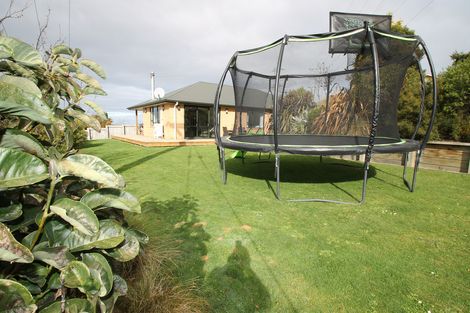 Photo of property in 6 Kohu Place, Halfway Bush, Dunedin, 9010