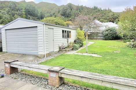 Photo of property in 8 Cleland Crescent, Naenae, Lower Hutt, 5011