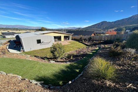 Photo of property in 21 Tomtit Crescent, Lake Hawea, 9382