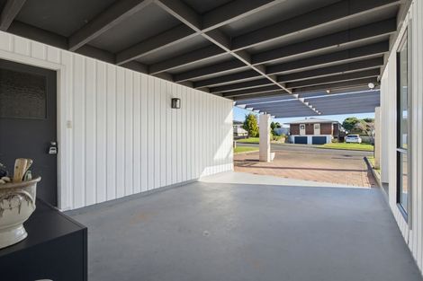 Photo of property in 15 Carter Drive, Pomare, Rotorua, 3015