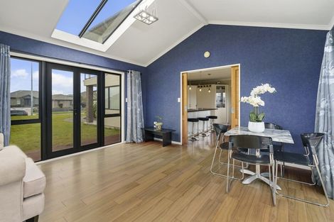 Photo of property in 106 Pacific Drive, Fitzherbert, Palmerston North, 4410