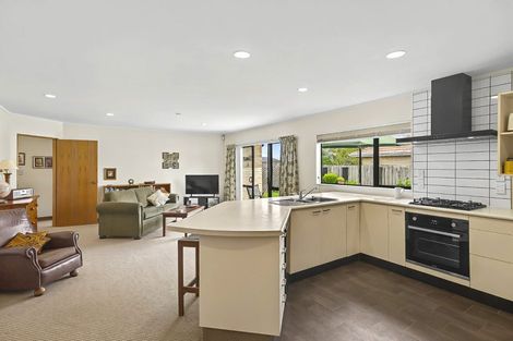 Photo of property in 44 Hadleigh Court, Paraparaumu, 5032