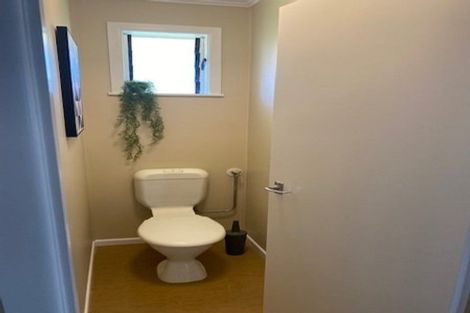 Photo of property in 2/111 Bond Crescent, Forrest Hill, Auckland, 0620