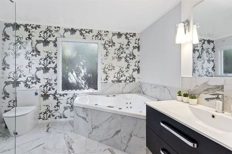 Photo of property in 29 The Track, Plimmerton, Porirua, 5026