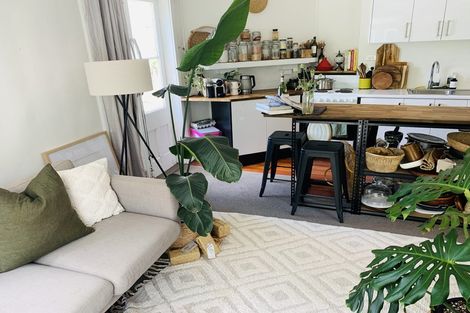 Photo of property in 9-9a Spencer Road, Hospital Hill, Napier, 4110