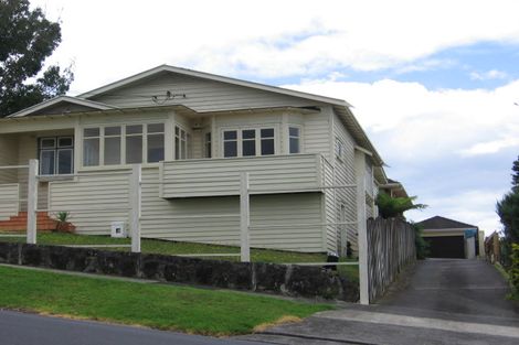 Photo of property in 17 Huapai Street, Onehunga, Auckland, 1061