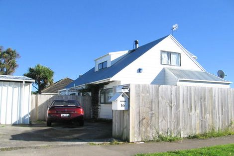 Photo of property in 16 Esk Street, Roslyn, Palmerston North, 4414